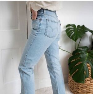 Levi’s 501 Skinny Raw Hem High Waisted Sz 26